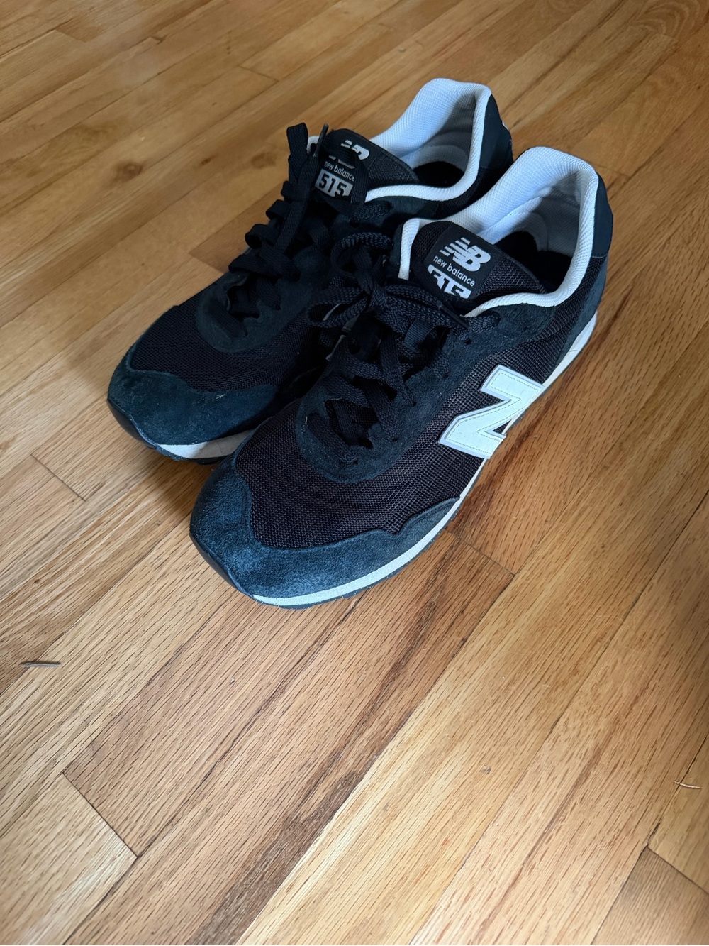 New Balance Men's Black and White Athletic Sneakers